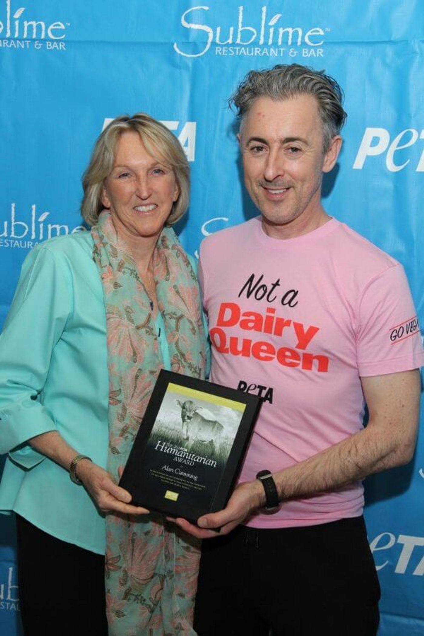 Photo Flash: Alan Cumming Receives PETA's Humanitarian Award at Valentine's Day Bash  Image