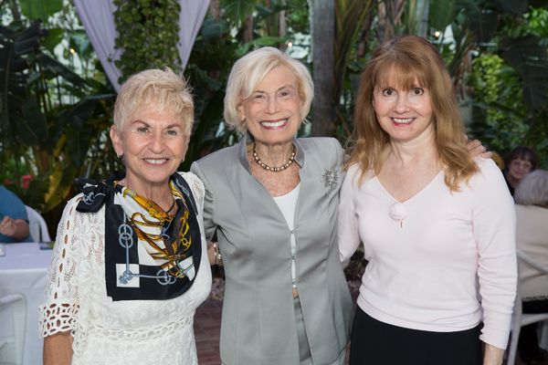 Linda Wartow Photo