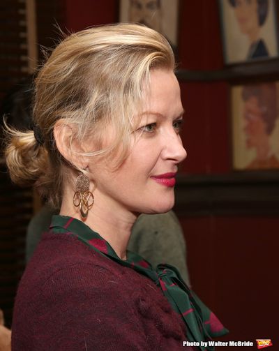 Gretchen Mol  Photo