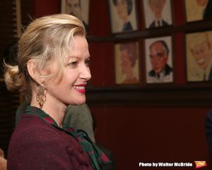 Gretchen Mol  Photo