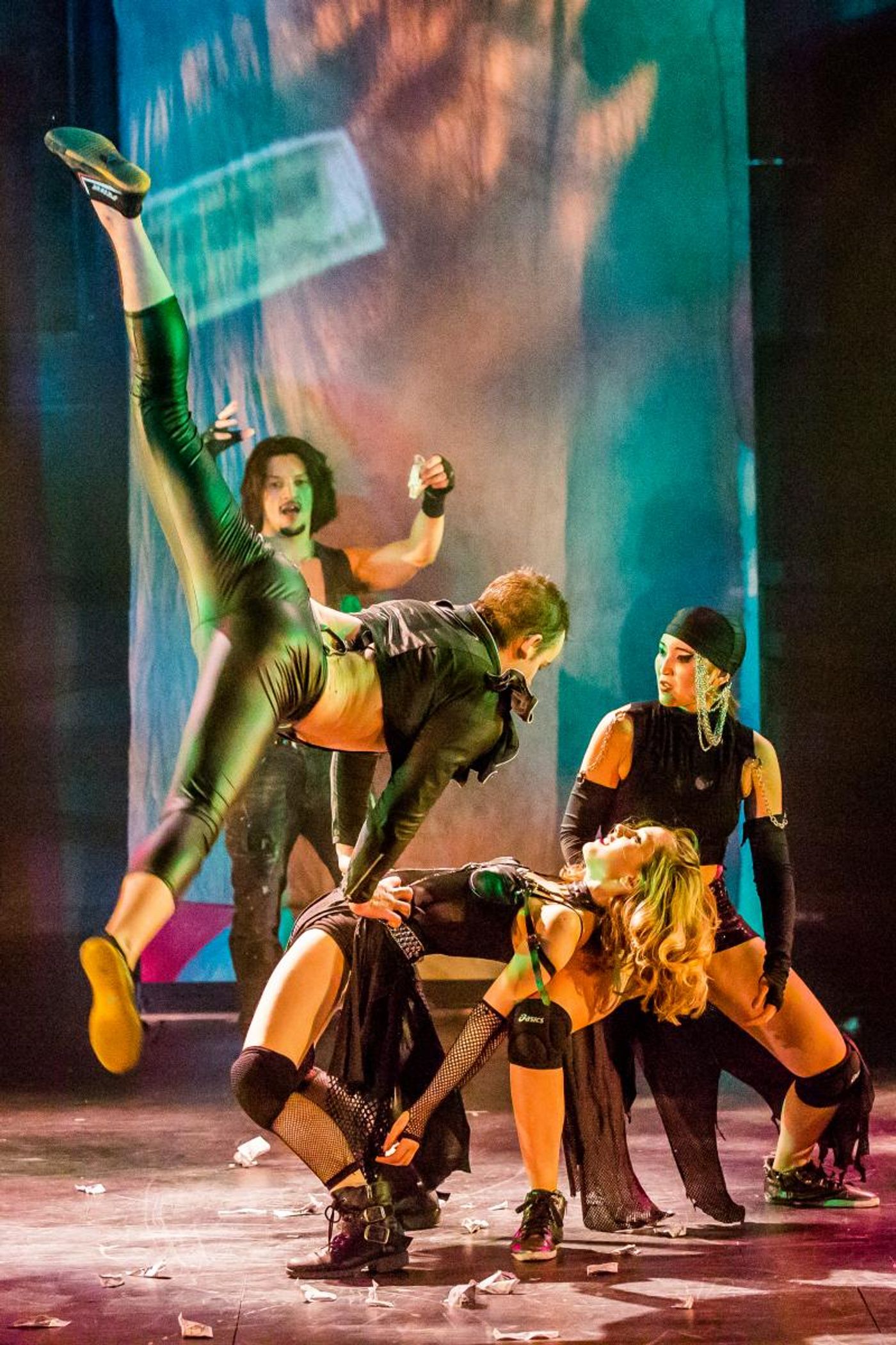 Review: Unspoken TAMING OF THE SHREW Speaks Colorful Volumes at Synetic Theater  Image