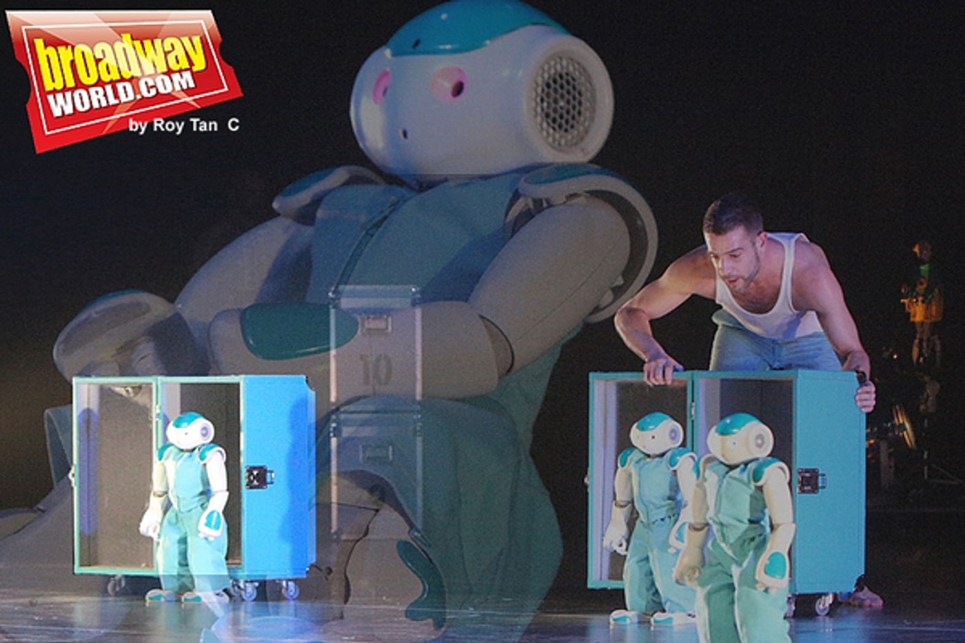 Photo Coverage: Barbican Theatre Presents the UK Premiere of Blanca Li Dance Company's ROBOT  Image