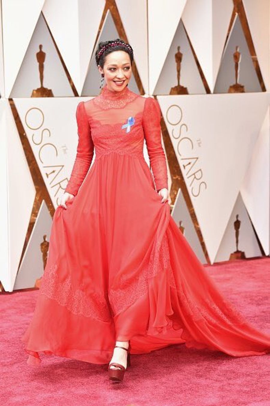 BWW Exclusive: Broadway, CHICAGO MED Fashion Maven, Patti Murin, is Live-Blogging the Oscars Red Carpet Image