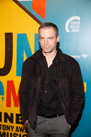 Justin Kirk  Photo