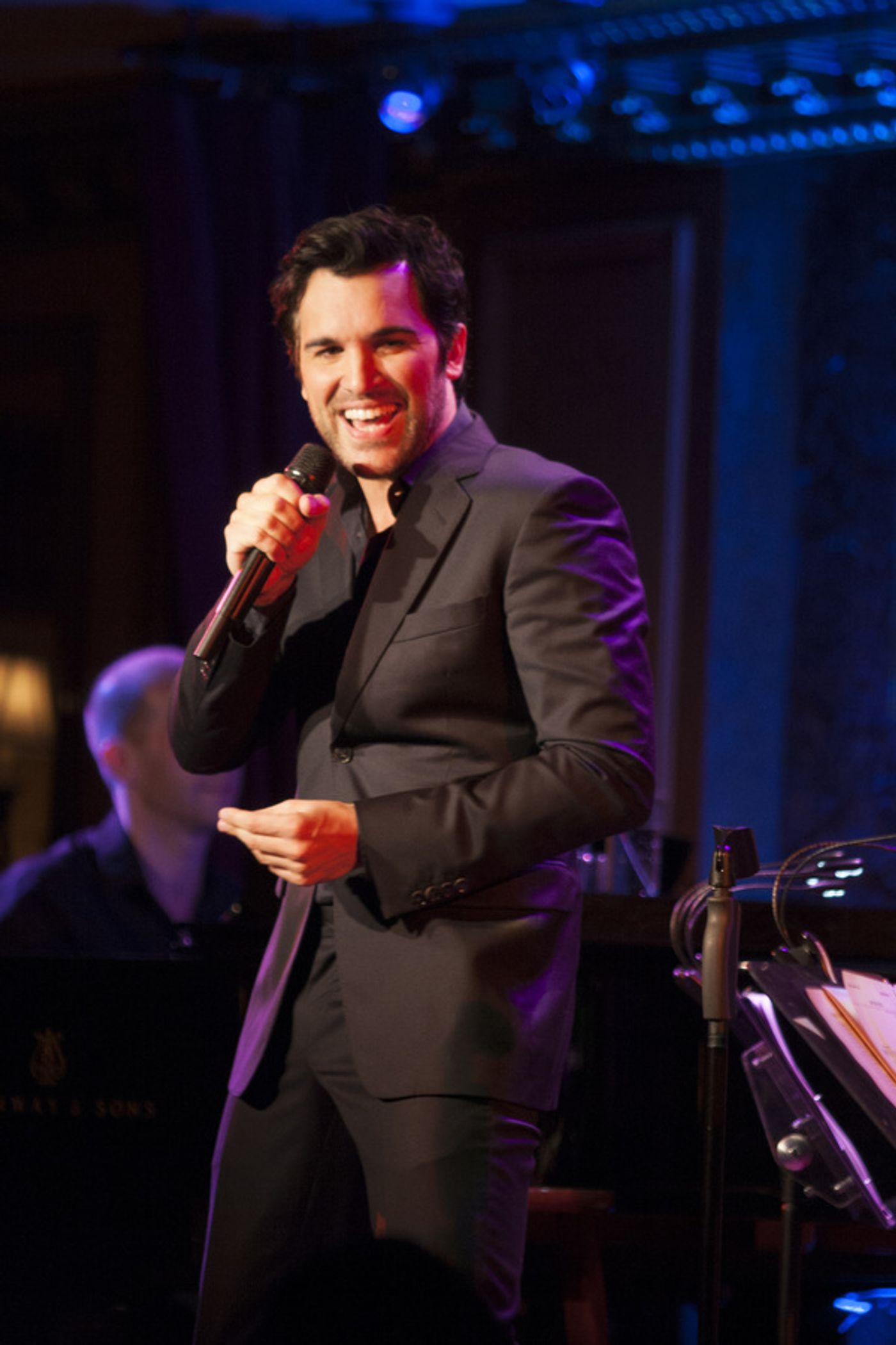 Photo Flash: FULLER HOUSE's Juan Pablo Di Pace Makes Feinstein's/54 Below Debut Photo Flash: FULLER HOUSE's Juan Pablo Di Pace Makes Feinstein's/54 Below Debut Image