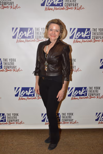 Alison Fraser Photo