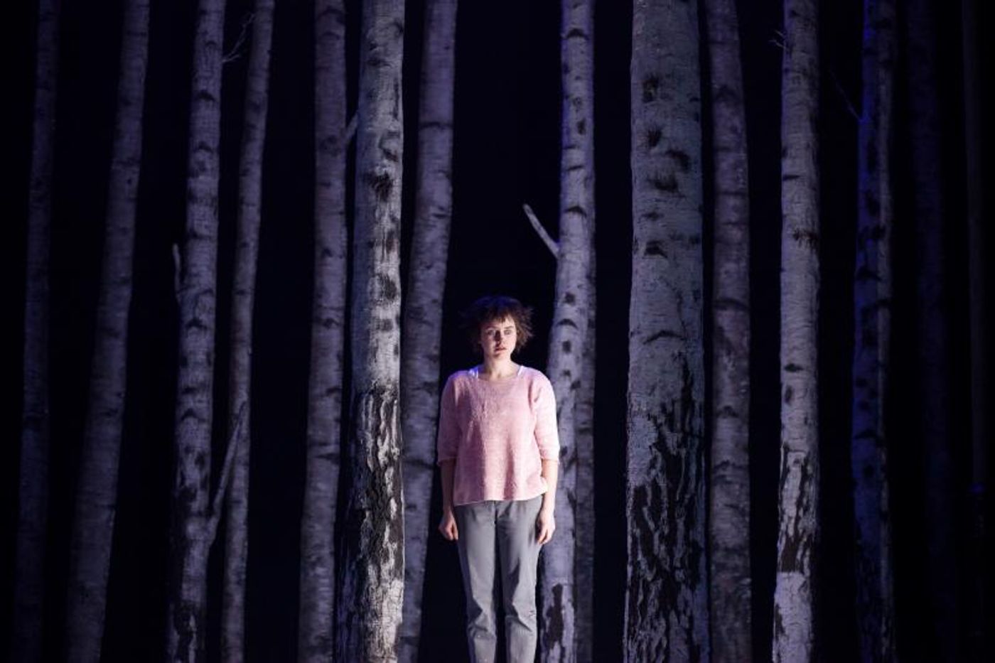 Review: LET THE RIGHT ONE IN a Frightening, Captivating Good Time  Image