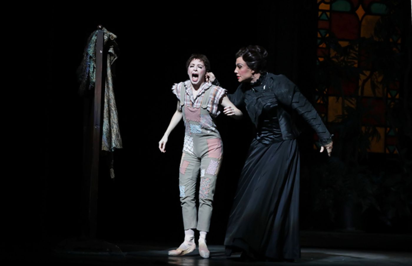 Photo Flash: Houston Ballet Performs the Beloved Retelling of CINDERELLA Photo Flash: Houston Ballet Performs the Beloved Retelling of CINDERELLA Image