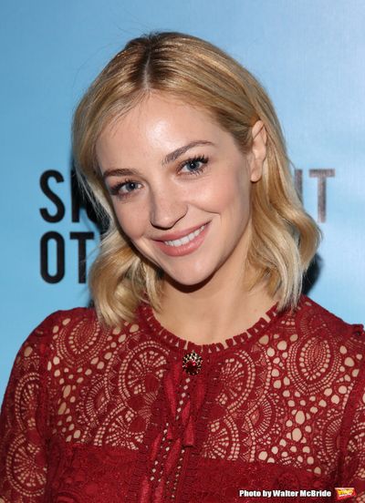 Abby Elliott Photo