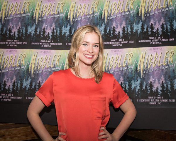 Elizabeth Lail Photo