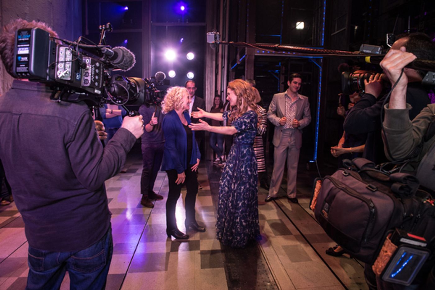 Photo Flash: Carole King Surprises West End Production of BEAUTIFUL- THE CAROLE KING MUSICAL  Image
