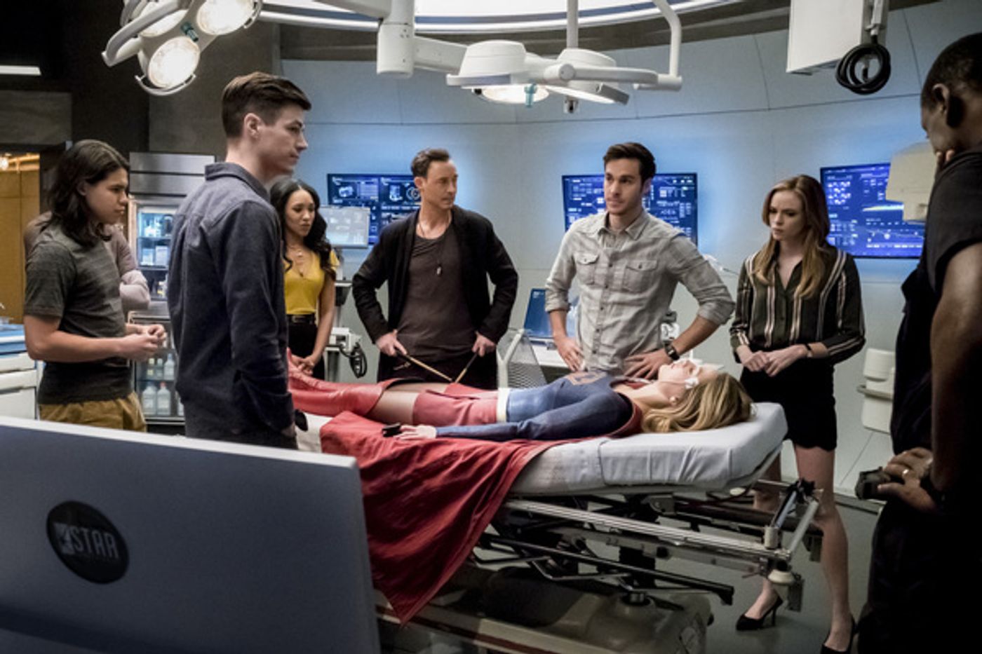 Photo Flash: First Look - Darren Criss, Jeremy Jordan & More in SUPERGIRL/FLASH Musical Crossover  Image