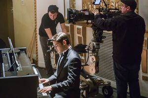Pictured: Jeremy Jordan as Winn Schott -- Photo: Jack Rowand/The CW Photo