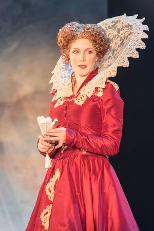 Marianne Oldham Photo