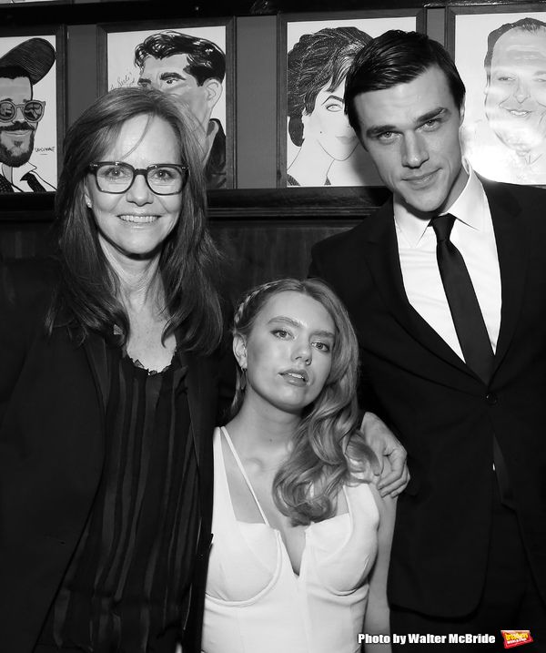 Sally Field, Madison Ferris and Finn Wittrock  Photo