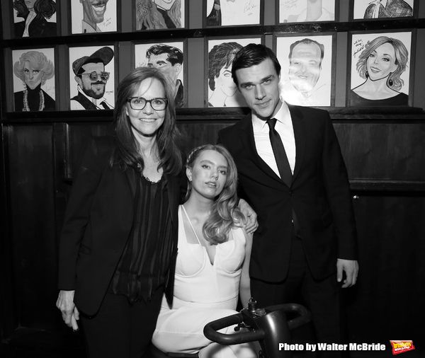 Sally Field, Madison Ferris and Finn Wittrock Photo