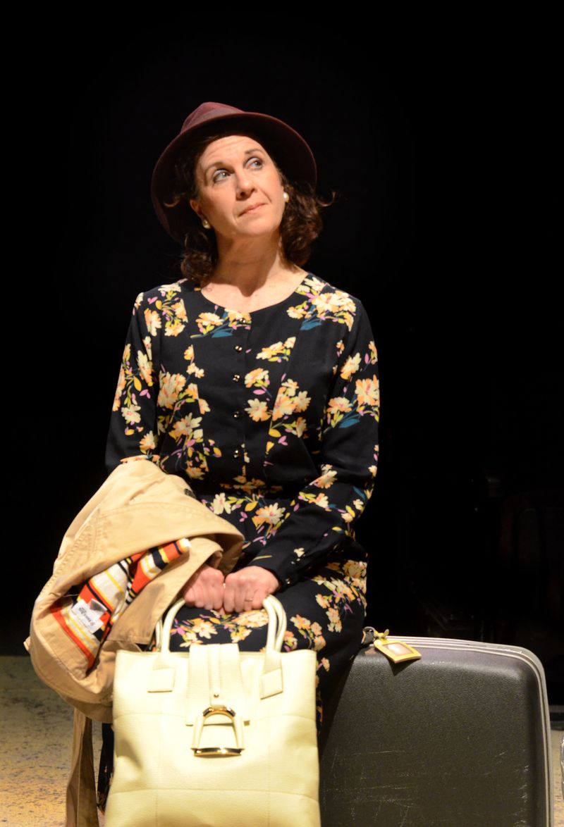 Photo Flash: 2nd Story Theatre Presents SHIRLEY VALENTINE — photo 1 of 3