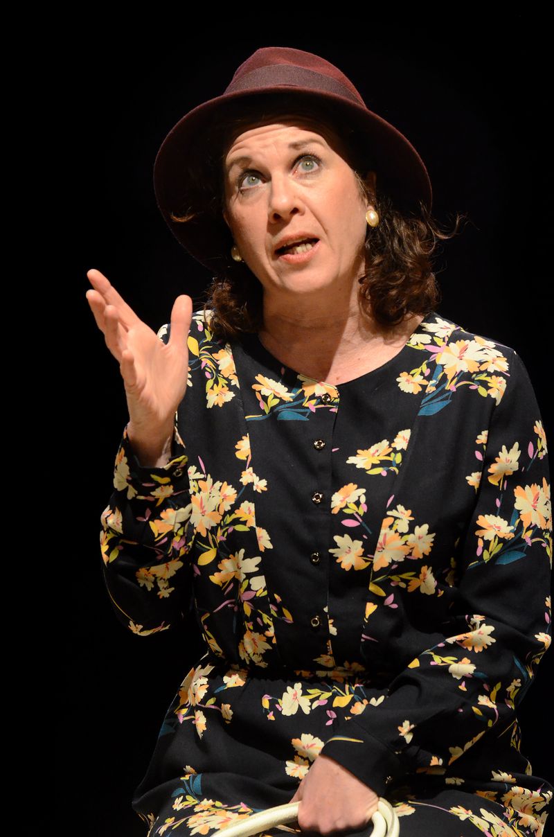 Photo Flash: 2nd Story Theatre Presents SHIRLEY VALENTINE — photo 3 of 3