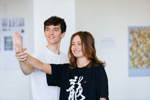 Fionn Whitehead and Ella Purnell Photo