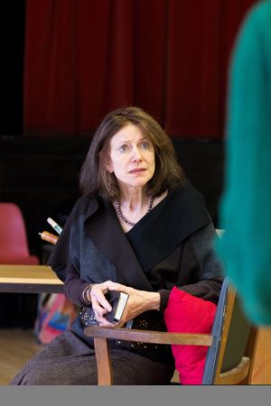 Belinda Lang Photo