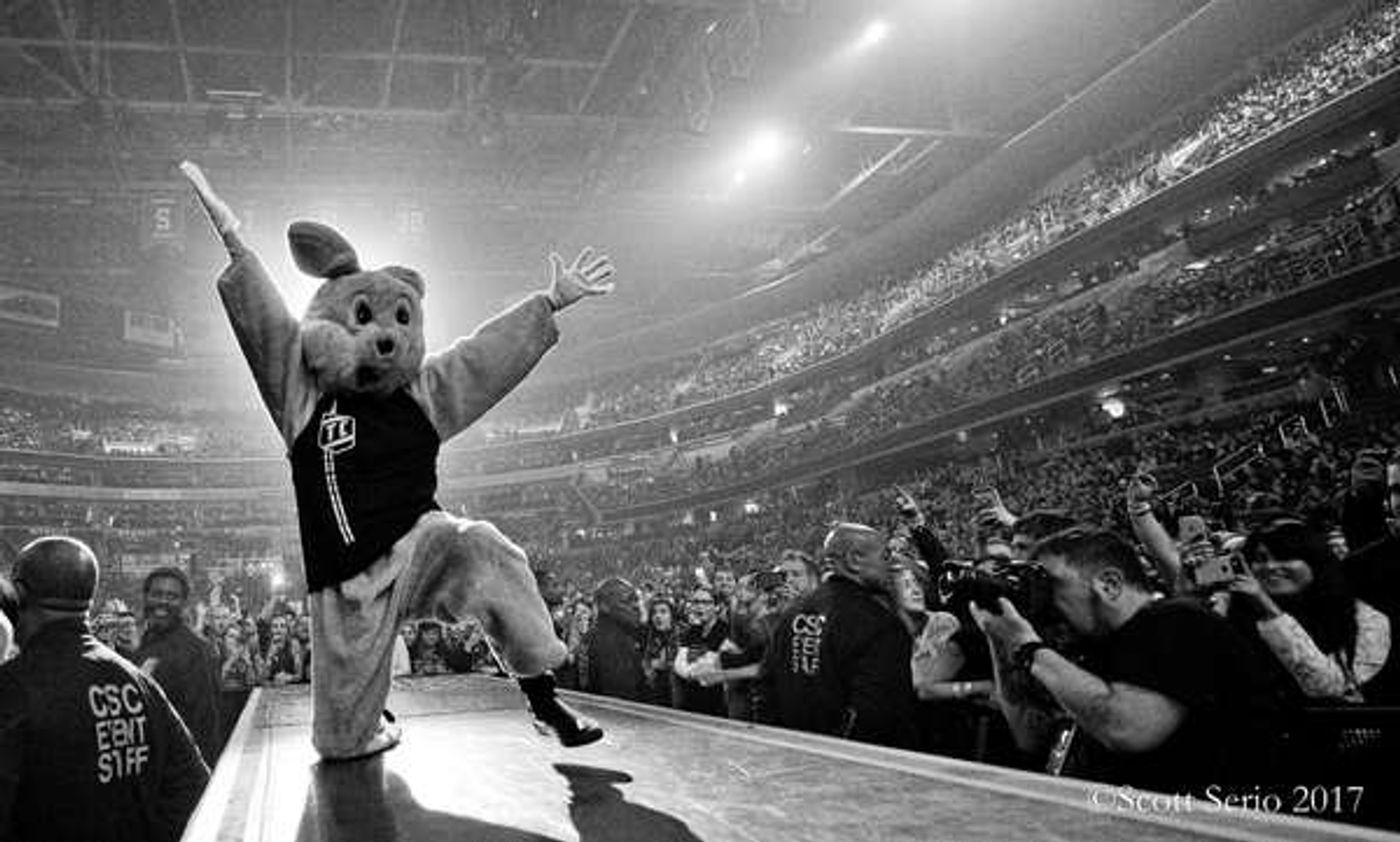 Photo Exclusive: GREEN DAY IN CONCERT at Verizon Center Photo Exclusive: GREEN DAY IN CONCERT at Verizon Center Image