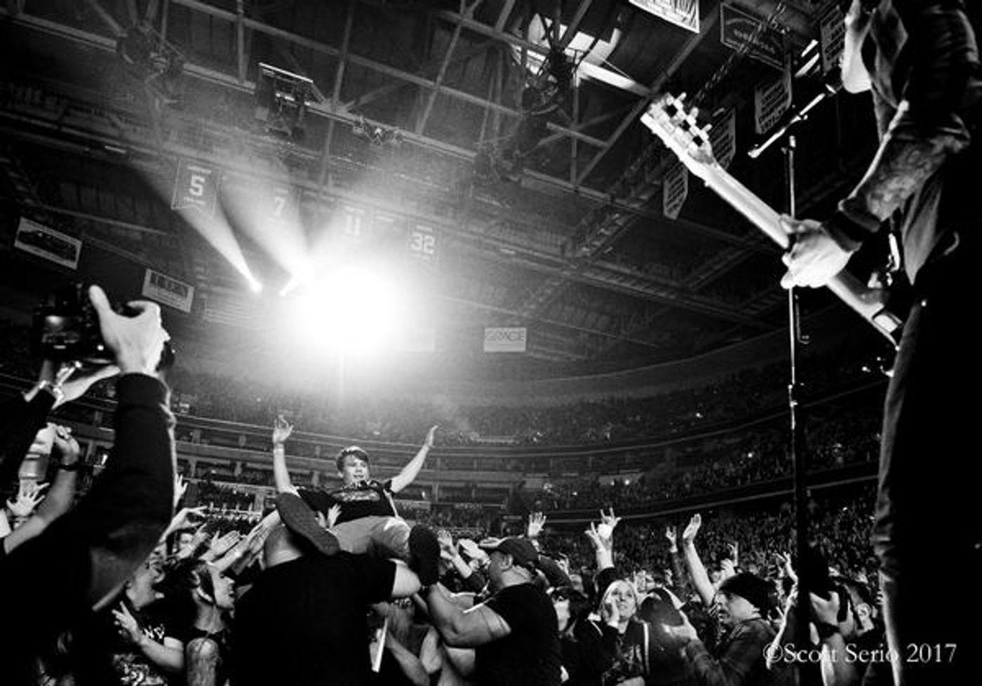 Photo Exclusive: GREEN DAY IN CONCERT at Verizon Center Photo Exclusive: GREEN DAY IN CONCERT at Verizon Center Image