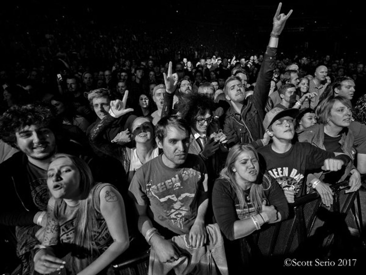 Photo Exclusive: GREEN DAY IN CONCERT at Verizon Center Photo Exclusive: GREEN DAY IN CONCERT at Verizon Center Image