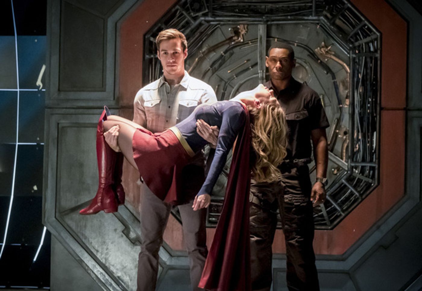 Photo Flash: Darren Criss, Jeremy Jordan & More in FLASH/SUPERGIRL Musical Episode  Image