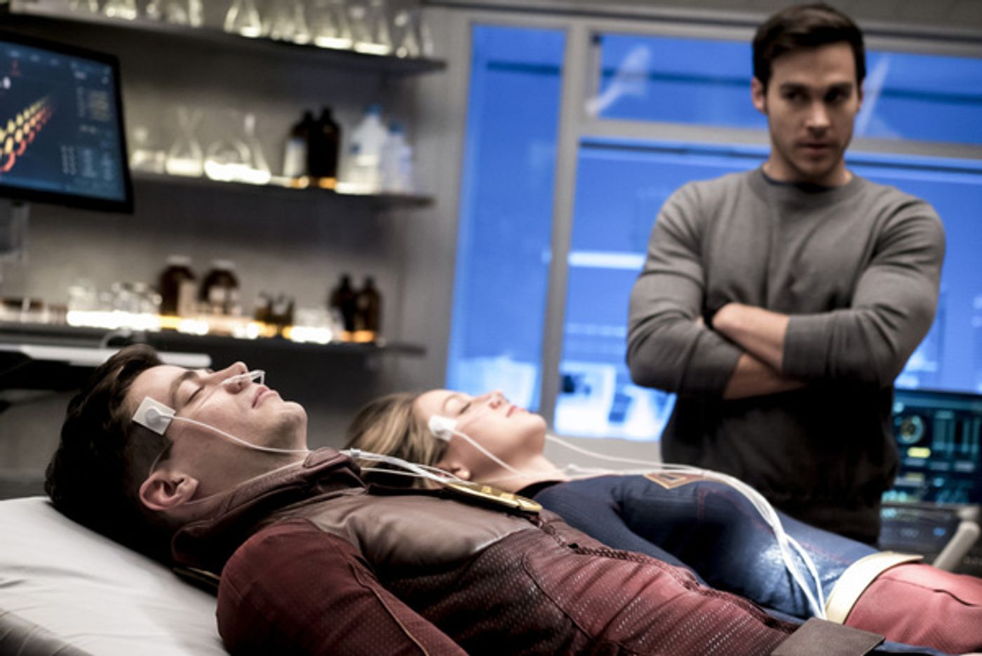 Photo Flash: Darren Criss, Jeremy Jordan & More in FLASH/SUPERGIRL Musical Episode  Image