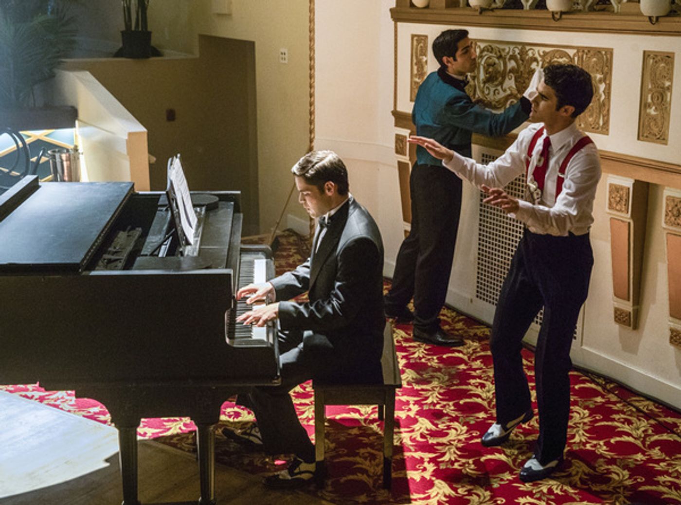 Photo Flash: Darren Criss, Jeremy Jordan & More in FLASH/SUPERGIRL Musical Episode Photo Flash: Darren Criss, Jeremy Jordan & More in FLASH/SUPERGIRL Musical Episode Image