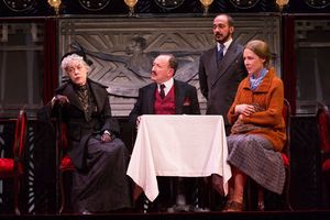 Veanne Cox, Allan Corduner, Evan Zes and Samantha Steinmetz @ BroadwayWorld Veanne Cox, Allan Corduner, Evan Zes and Samantha Steinmetz Photo