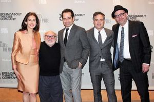 Jessica Hecht, Danny DeVito, Tony Shalhoub, Mark Ruffalo and Terry Kinney @ BroadwayWorld Jessica Hecht, Danny DeVito, Tony Shalhoub, Mark Ruffalo and Terry Kinney Photo
