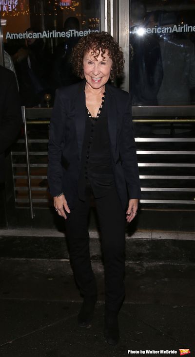 Rhea Perlman Photo