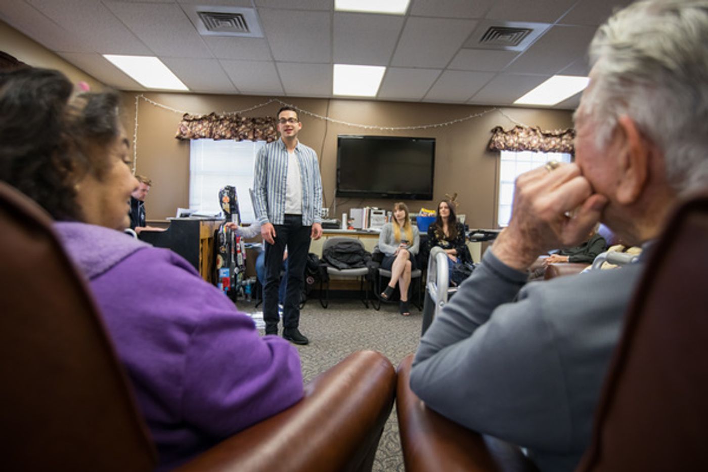 Photo Flash: AN AMERICAN IN PARIS Tour Stars Sing for Seniors in Denver  Image