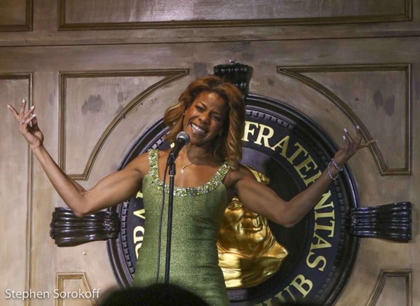 Photo Coverage: Jamie deRoy & (Friar) Friends Swing Into Spring at Friars Club  Image