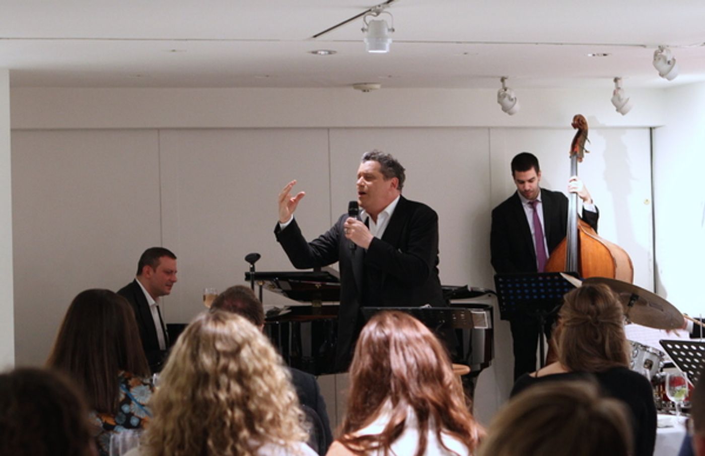 Photo Flash: Isaac Mizrahi and the Ben Waltzer Quartet Perform for 'Works & Process' at the Guggenheim  Image