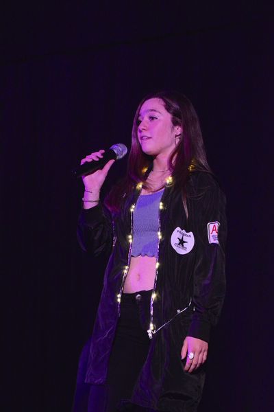 Chloe Lang Photo