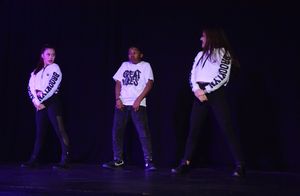 Rylee Belk, Aven Courtney and Raquel Wallace @ BroadwayWorld Rylee Belk, Aven Courtney and Raquel Wallace Photo