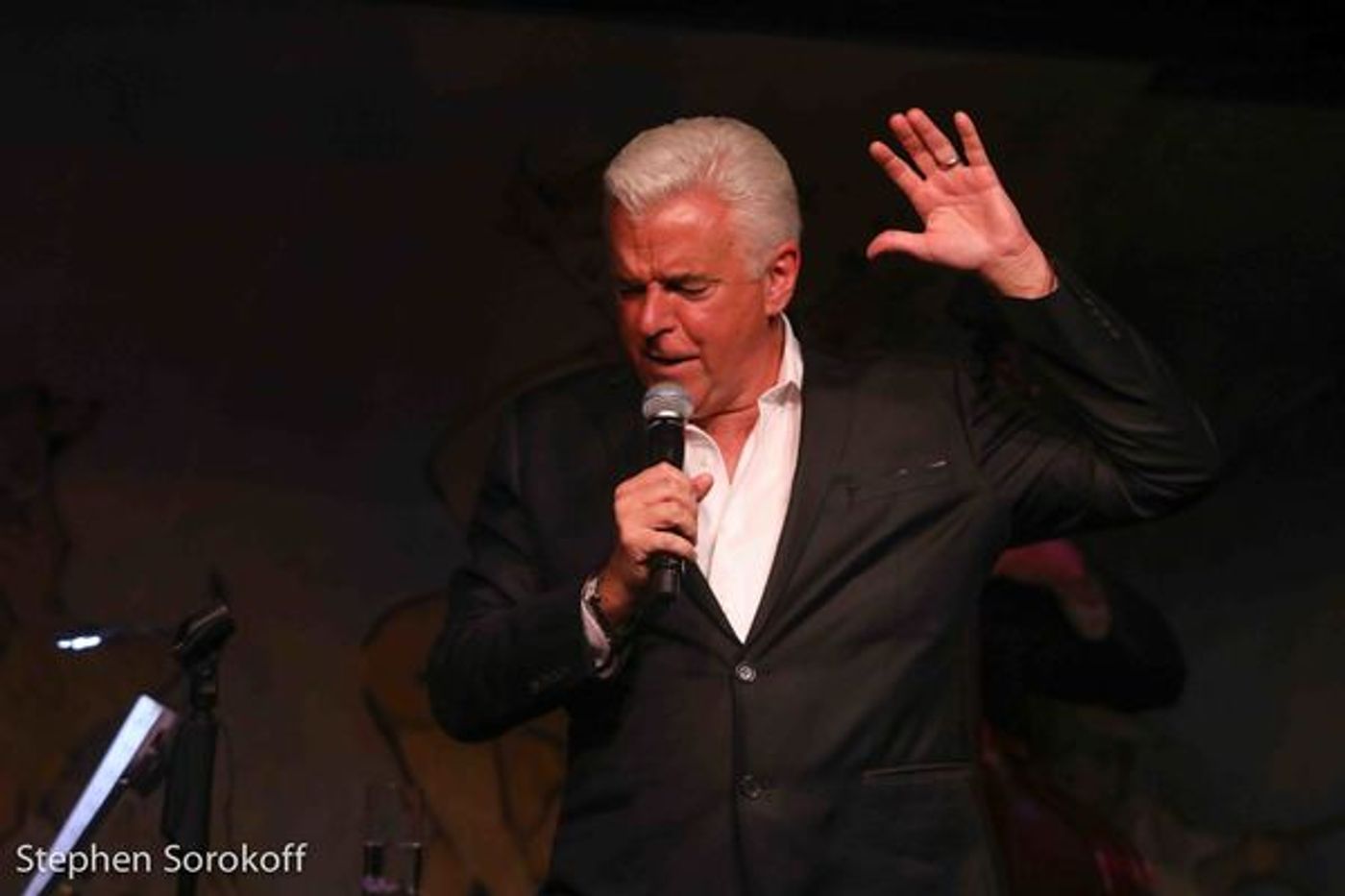 Photo Coverage: John O'Hurley Plays Cafe Carlyle  Image