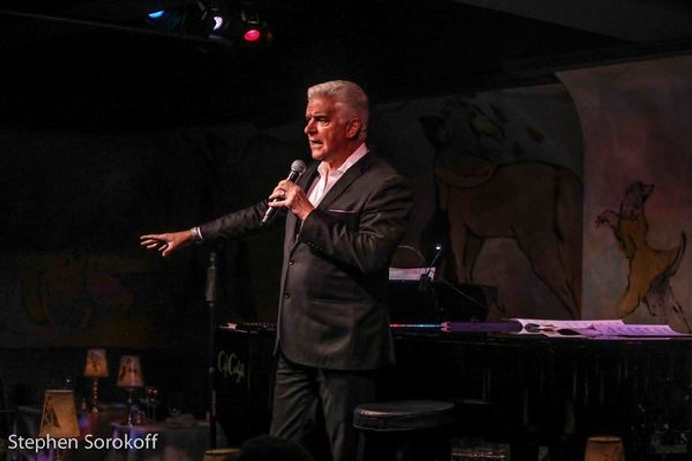 Photo Coverage: John O'Hurley Plays Cafe Carlyle  Image