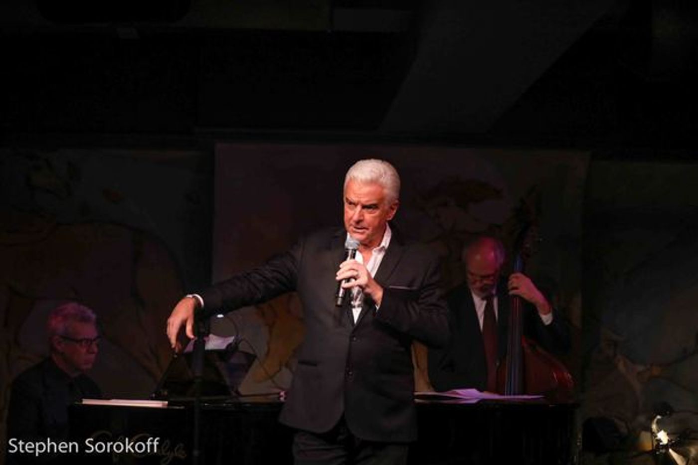 Photo Coverage: John O'Hurley Plays Cafe Carlyle  Image