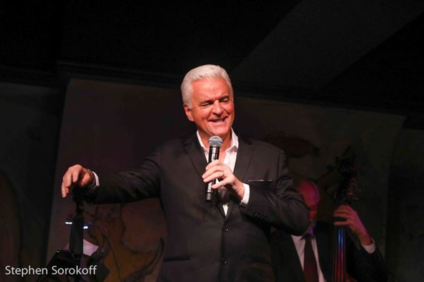 Photo Coverage: John O'Hurley Plays Cafe Carlyle  Image