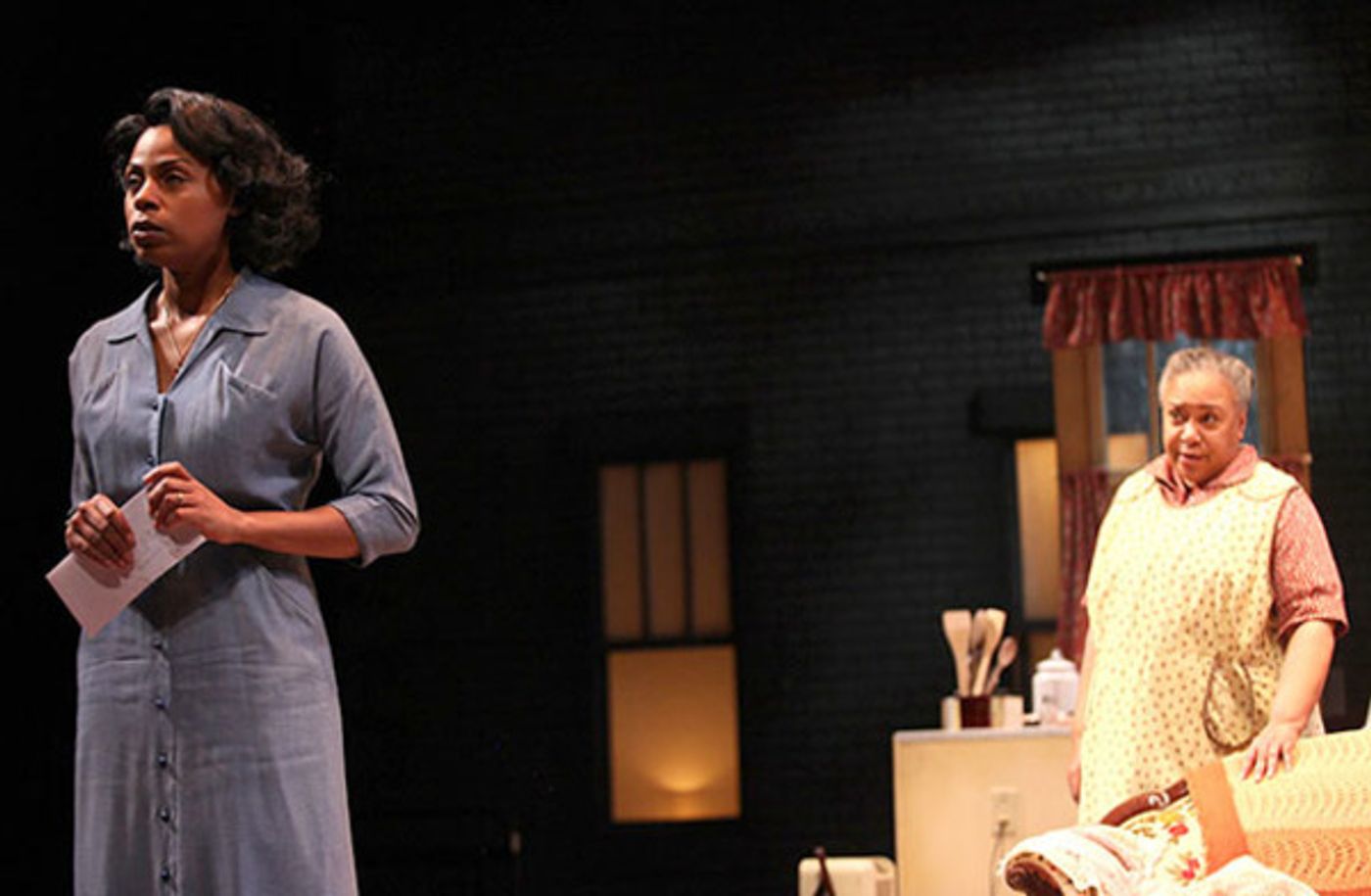 Photo Flash: First Look at Eddie George and More in Nashville Rep's A RAISIN IN THE SUN Photo Flash: First Look at Eddie George and More in Nashville Rep's A RAISIN IN THE SUN Image