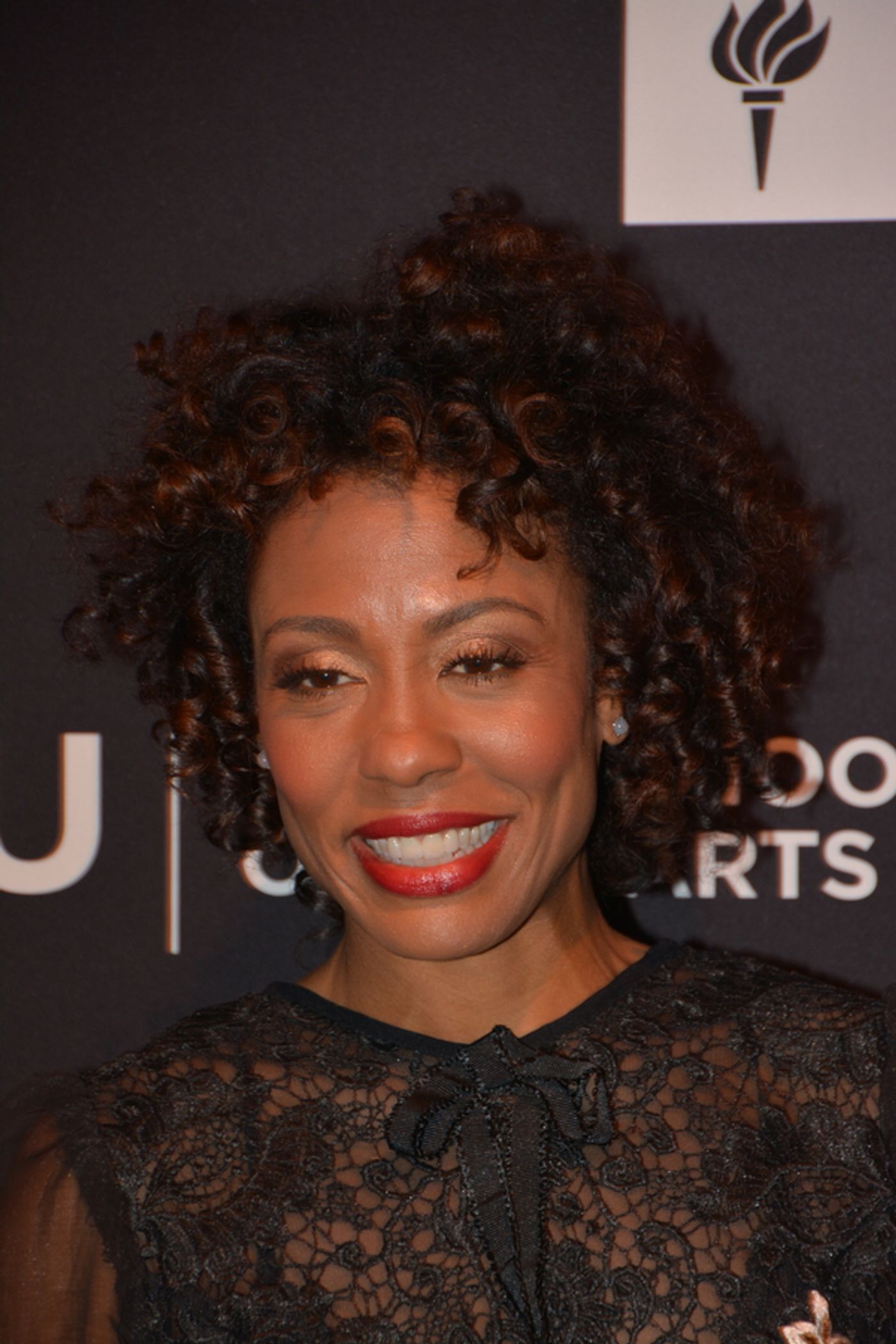 Photo Coverage: WALKING DEAD and MOONLIGHT Stars Honored at 2017 Tisch Gala  Image