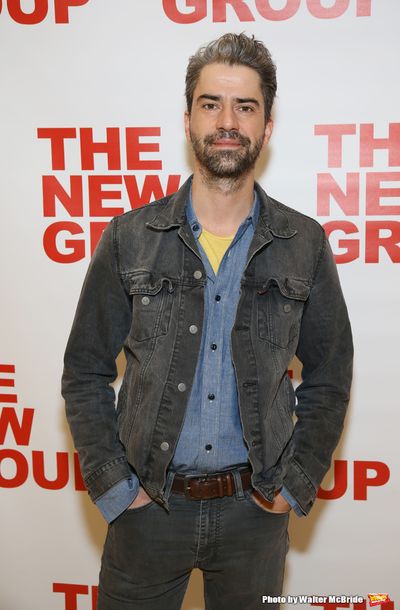 Hamish Linklater Photo