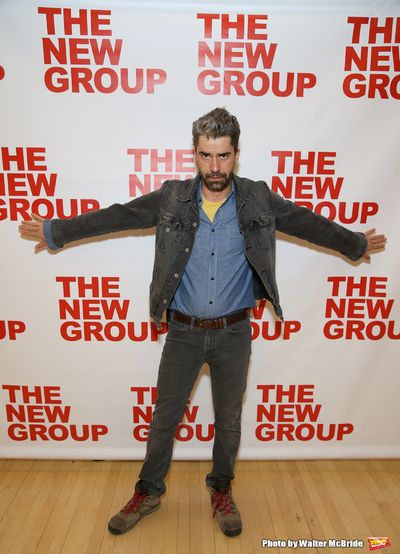 Hamish Linklater Photo