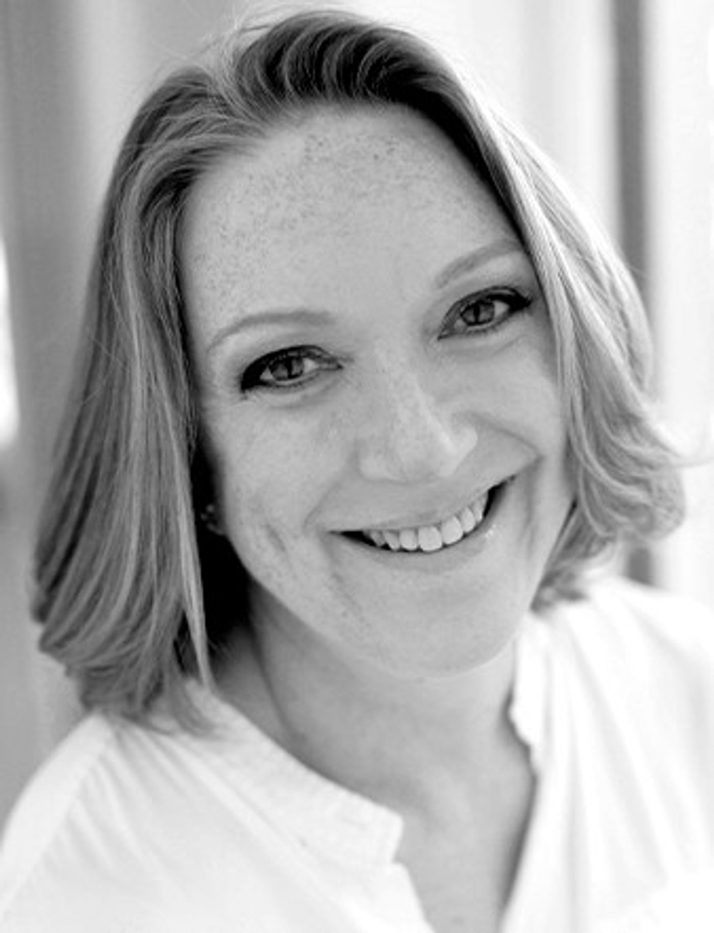 Get Ready to Guffaw! Meet the Full Company of PRESENT LAUGHTER, Opening Tonight on Broadway  Image