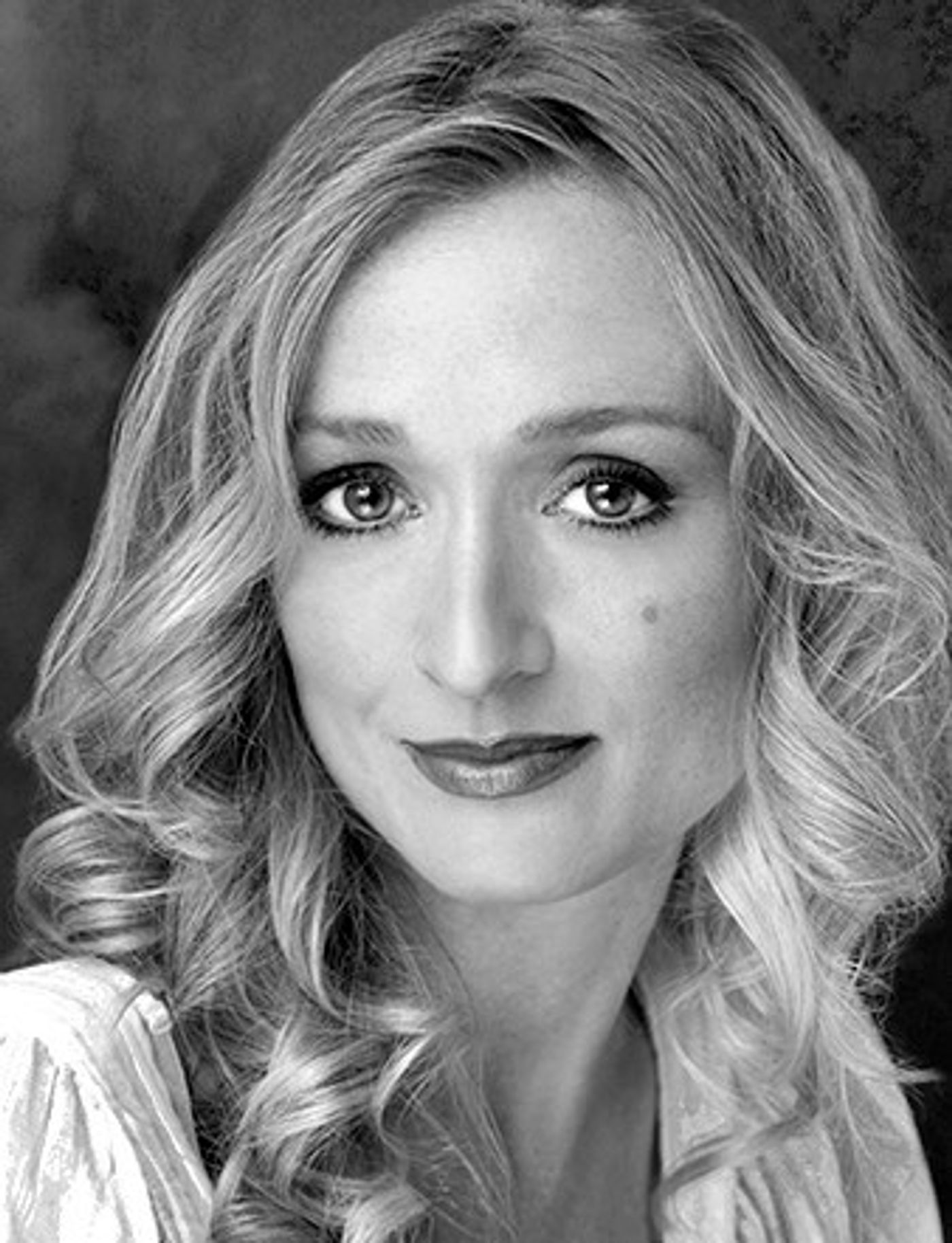 Get Ready to Guffaw! Meet the Full Company of PRESENT LAUGHTER, Opening Tonight on Broadway  Image