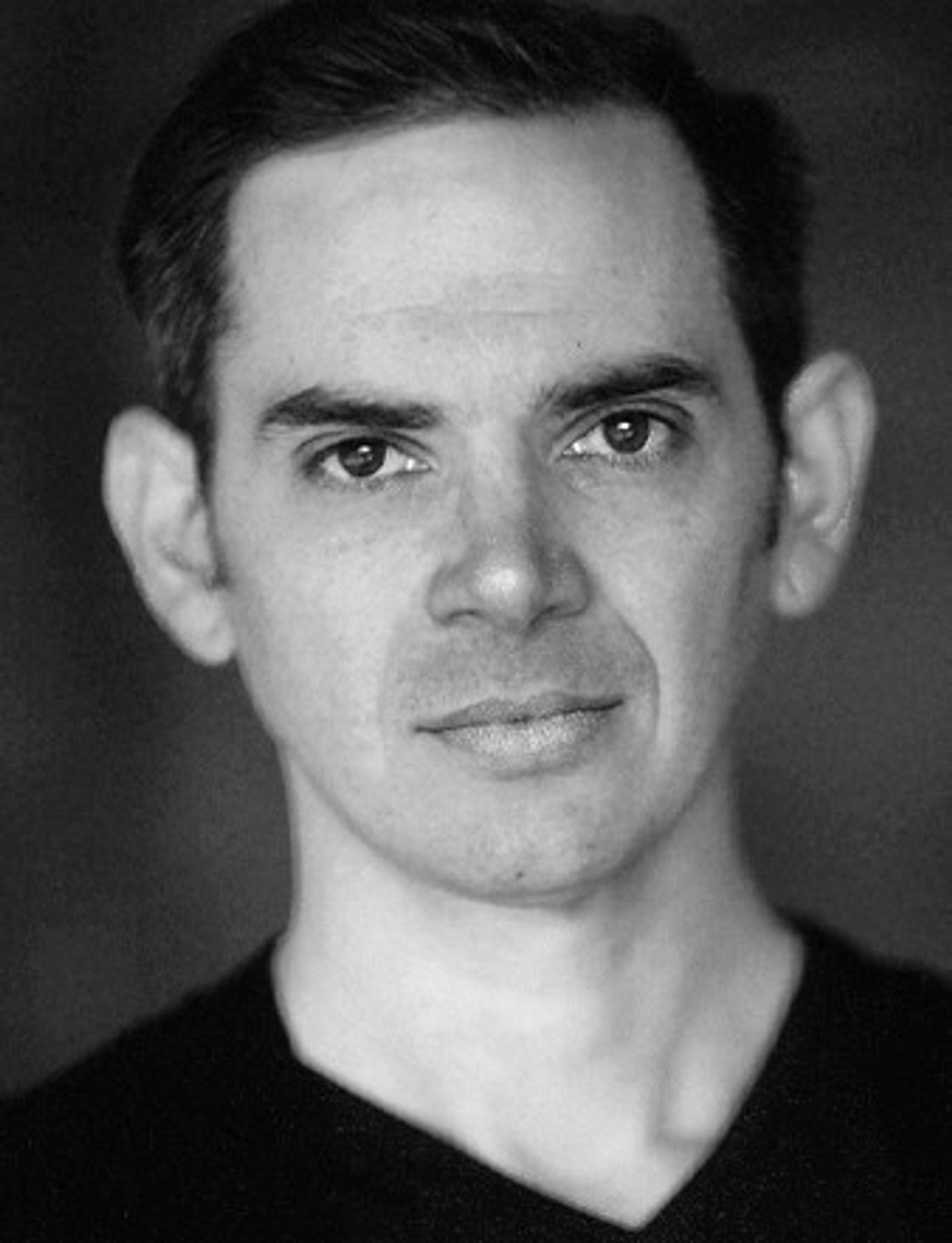 Get Ready to Guffaw! Meet the Full Company of PRESENT LAUGHTER, Opening Tonight on Broadway  Image