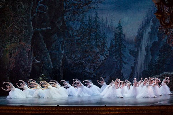 Photo Flash: GISELLE Dances to Singapore — photo 3 of 7